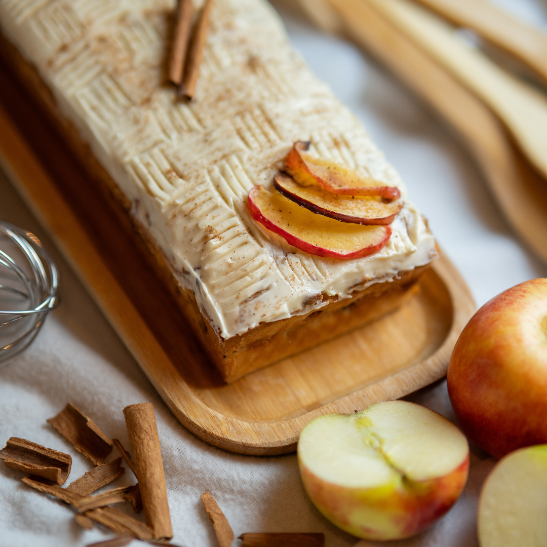 APPLE CINAMON LOAF - Mozaabi Cucina