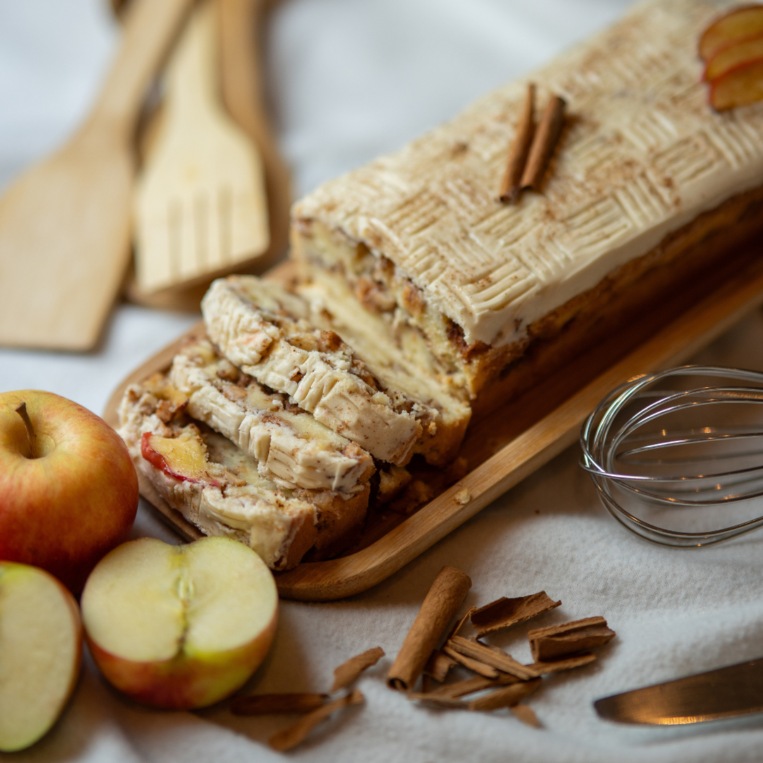 APPLE CINAMON LOAF - Mozaabi Cucina