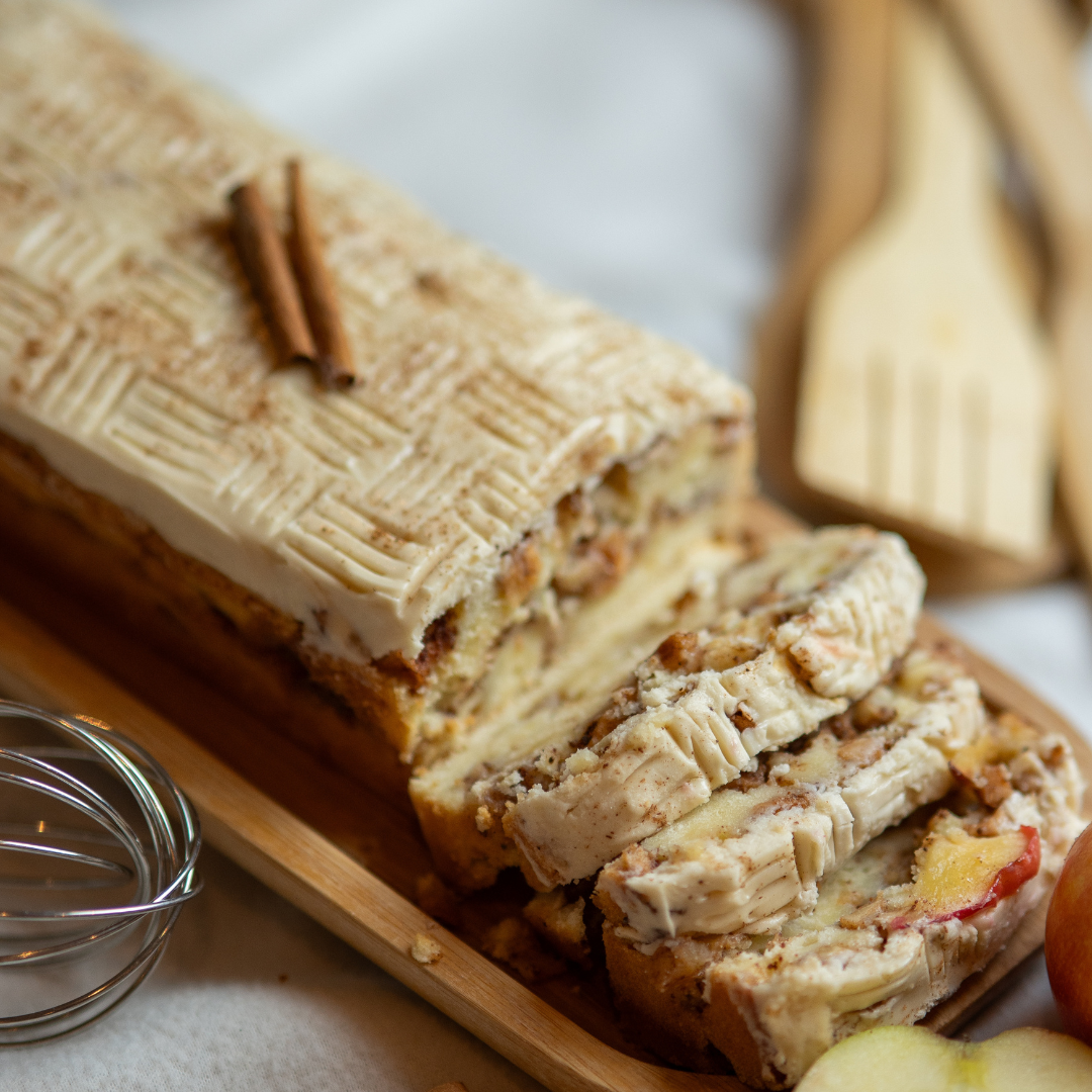 APPLE CINAMON LOAF - Mozaabi Cucina